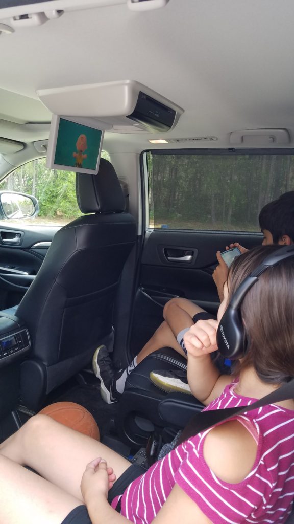 Toyota Highlander 2018 kids watching blu-ray Coppeliamarie