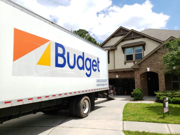 Budget moving truck in Houston, TX